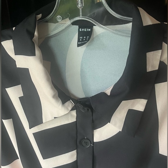 Shein Letter Dress, XL size, long sleeve, above knee length, smocked waist - Picture 5 of 11